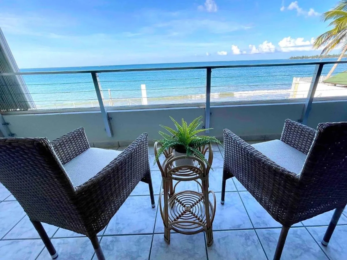 True Beachfront Oasis With Amazing Views Life ルキリョ アパート