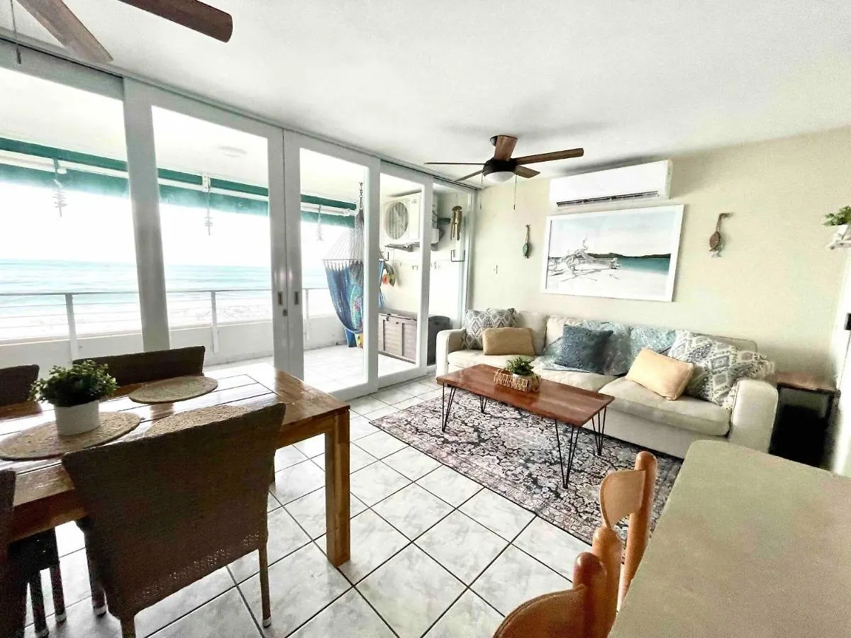 アパート True Beachfront Oasis With Amazing Views Life ルキリョ