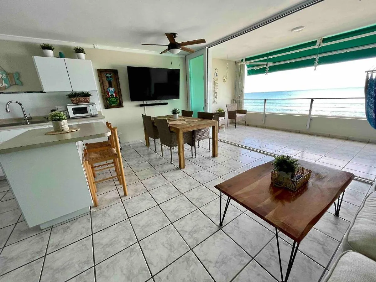 アパート True Beachfront Oasis With Amazing Views Life ルキリョ