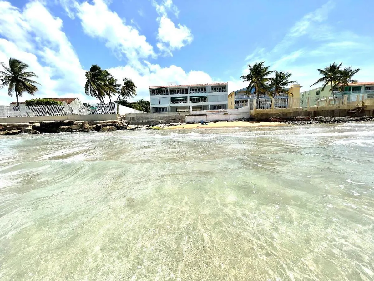 True Beachfront Oasis With Amazing Views Life ルキリョ 0*,  プエルトリコ
