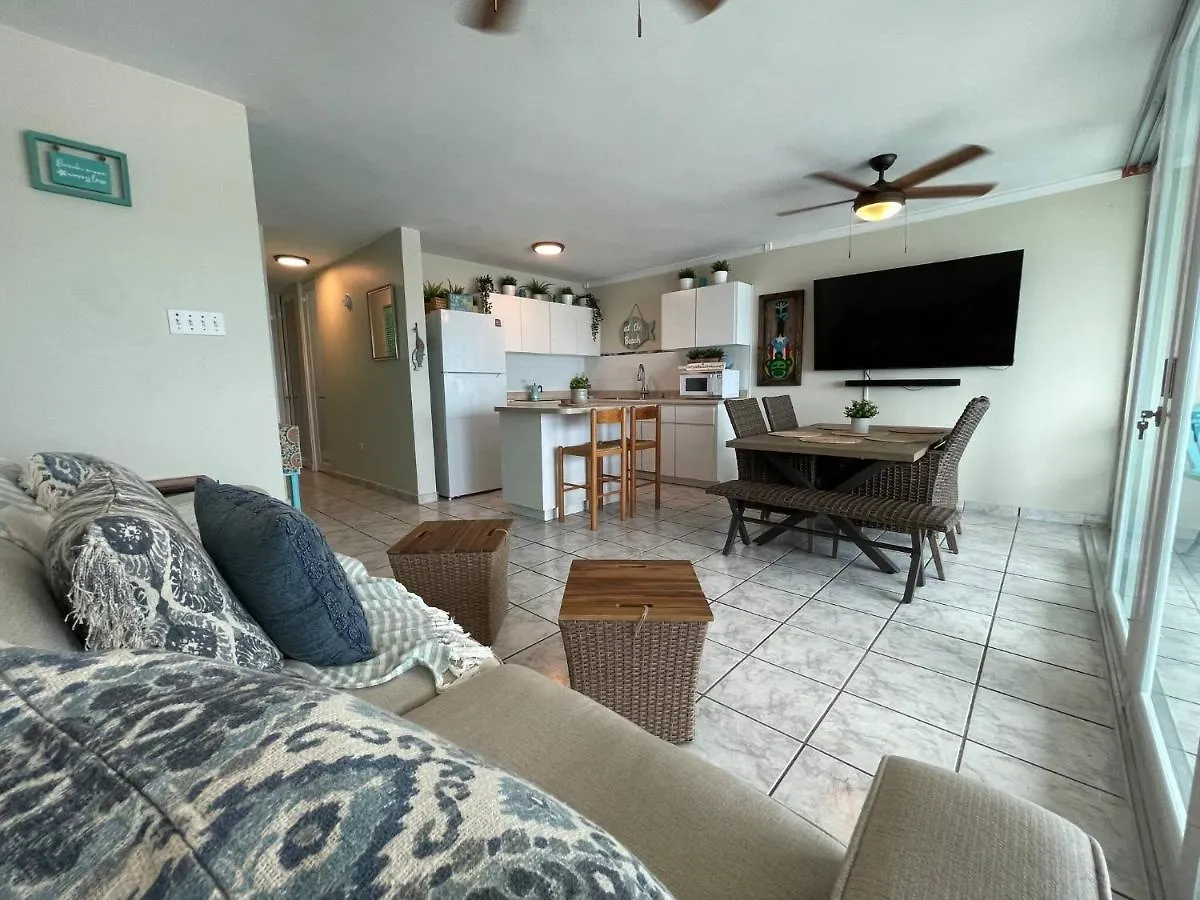 True Beachfront Oasis With Amazing Views Life ルキリョ アパート