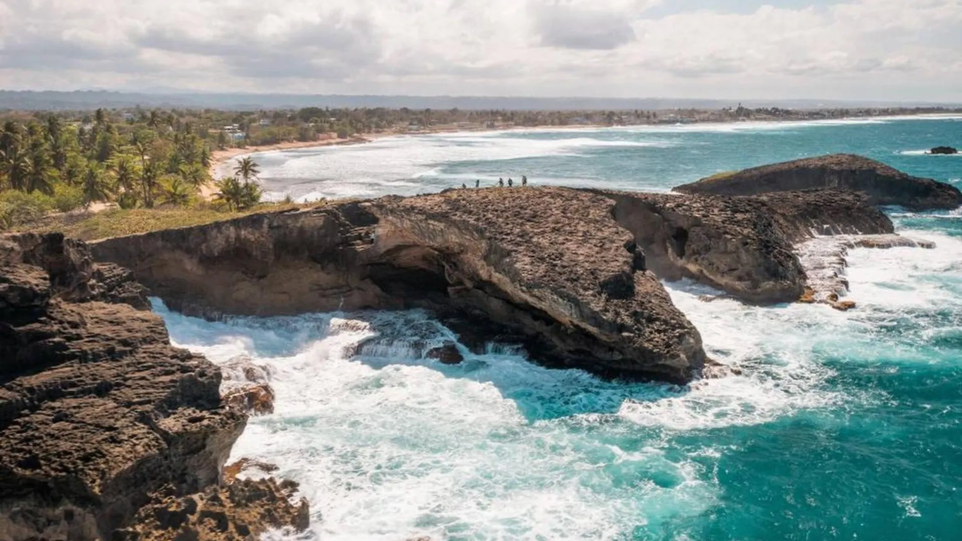 True Beachfront Oasis With Amazing Views Life ルキリョ