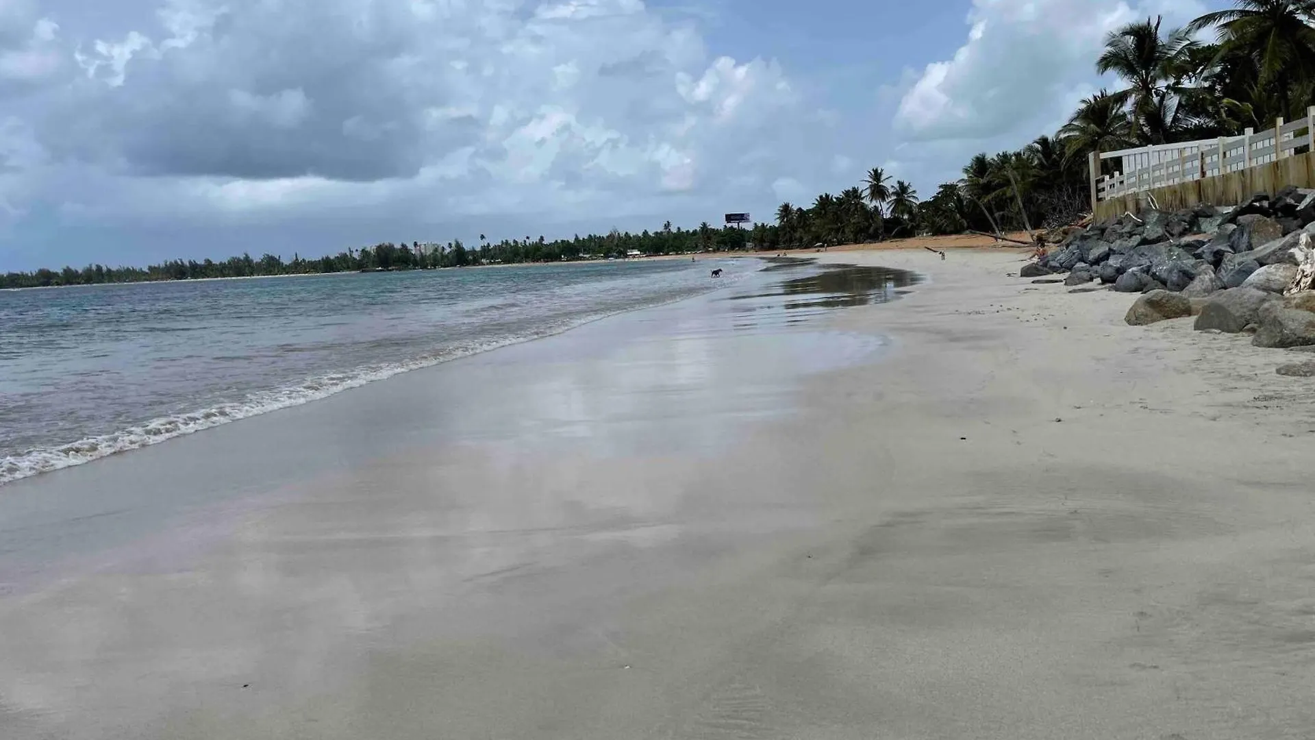 True Beachfront Oasis With Amazing Views Life ルキリョ アパート