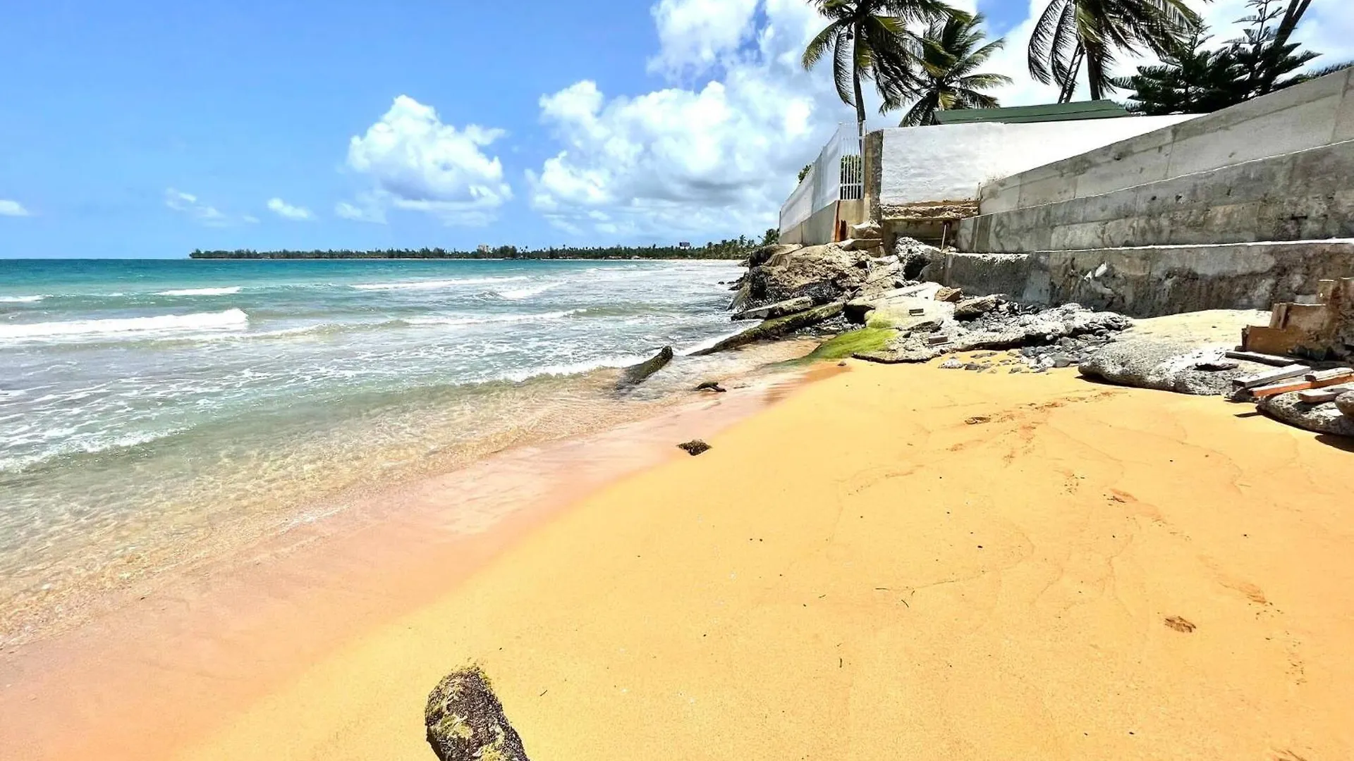 True Beachfront Oasis With Amazing Views Life ルキリョ プエルトリコ